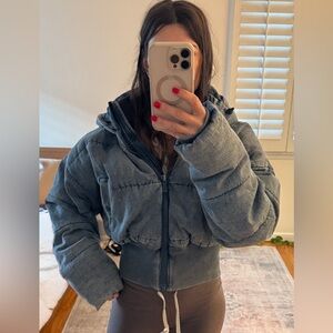 GOOD AMERICAN Cropped Denim Puffer Bomber Jacket – Size Small